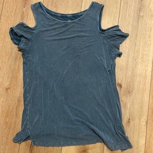 Cold shoulder tee